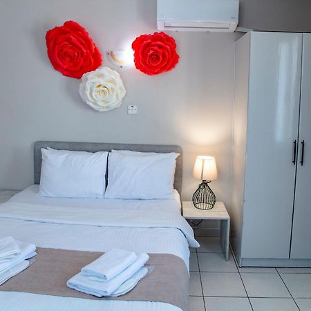 Homelike Guest House Kyrenia  Bagian luar foto