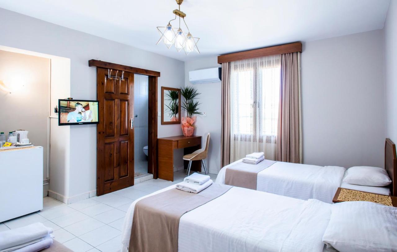 Homelike Guest House Kyrenia  Bagian luar foto