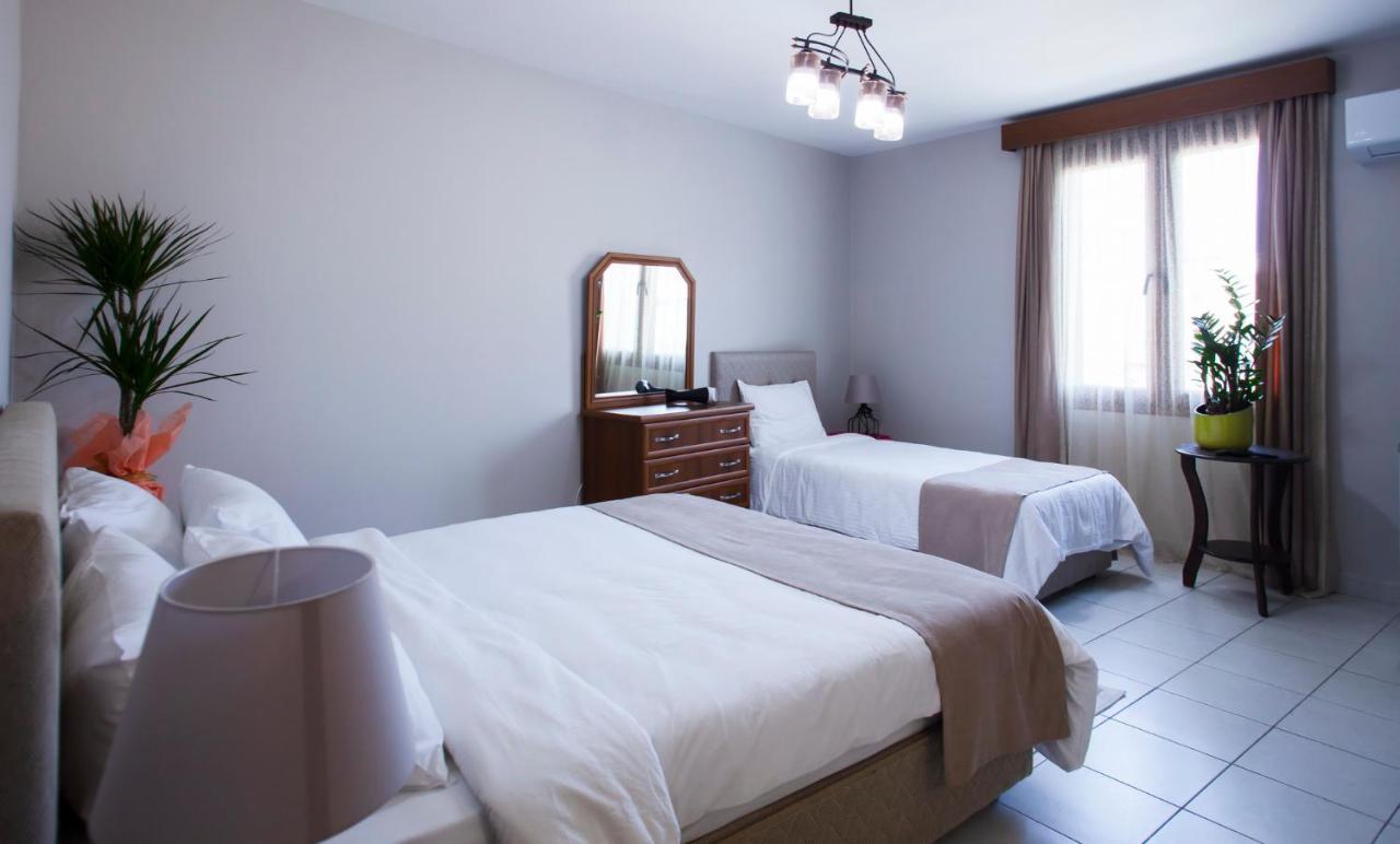 Homelike Guest House Kyrenia  Bagian luar foto