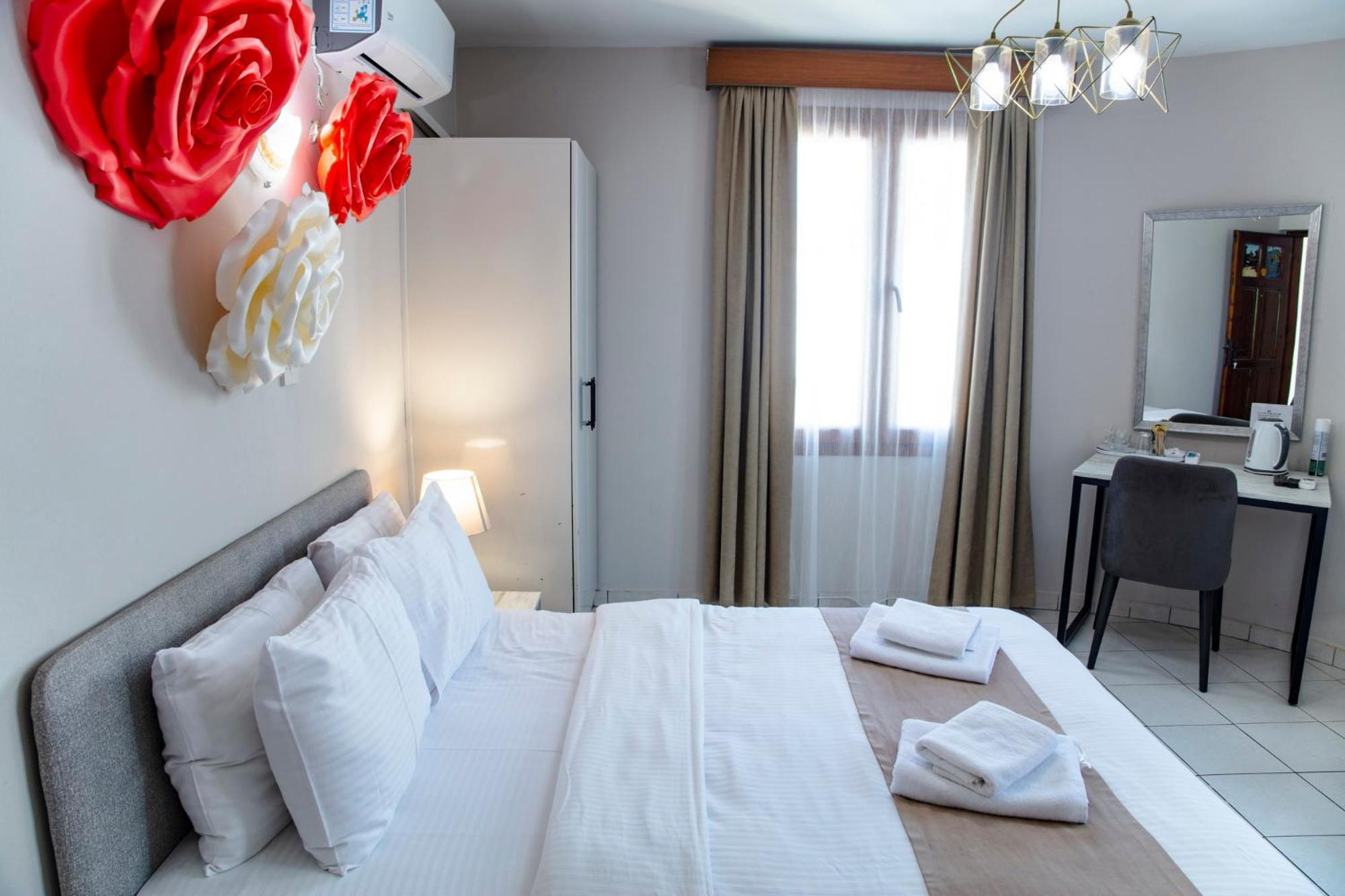 Homelike Guest House Kyrenia  Bagian luar foto