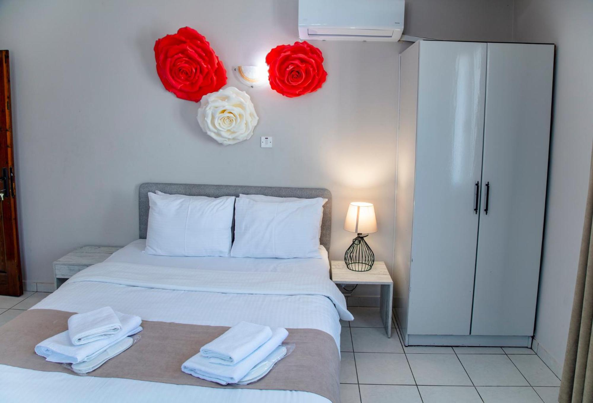 Homelike Guest House Kyrenia  Bagian luar foto