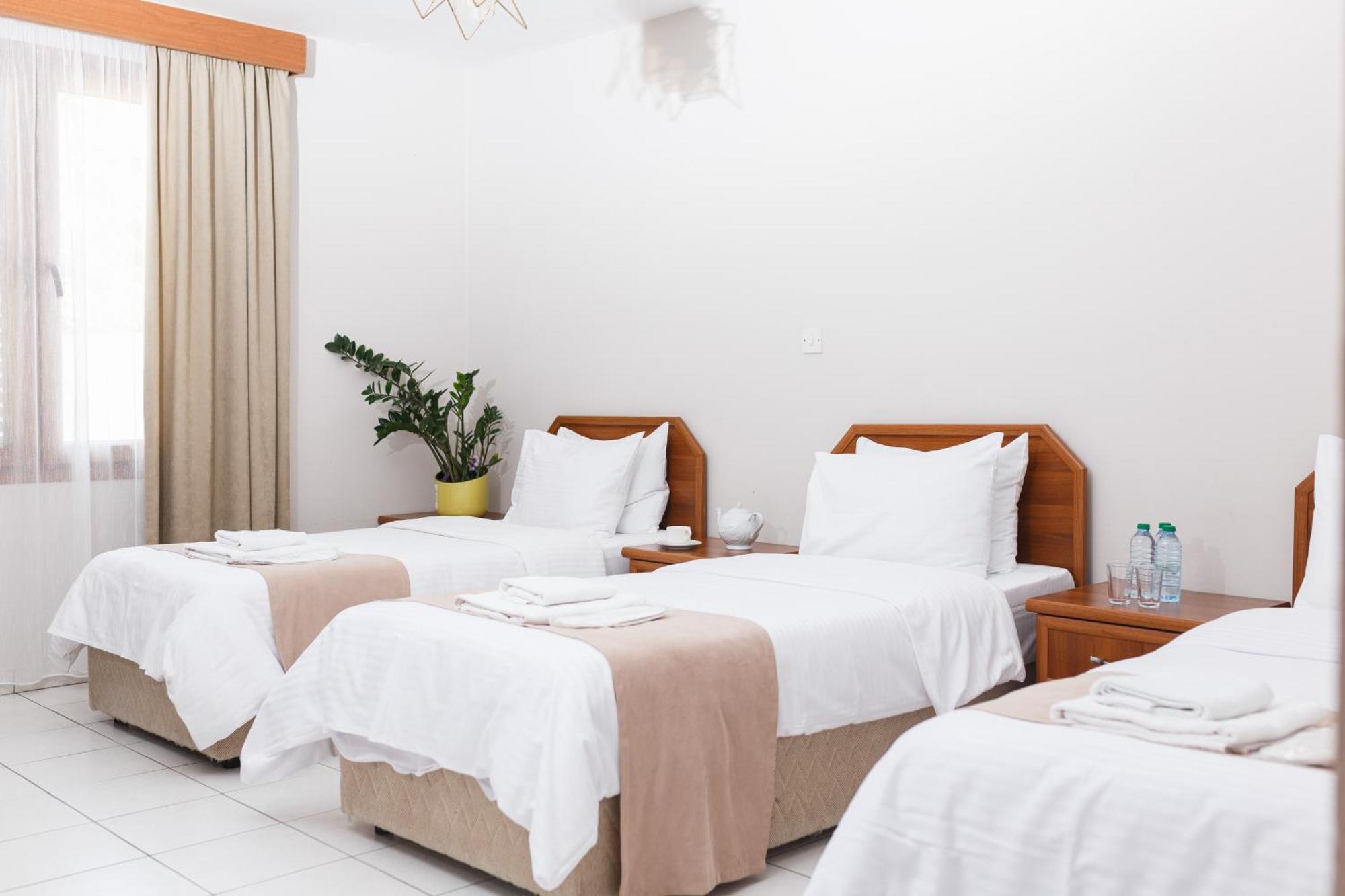 Homelike Guest House Kyrenia  Bagian luar foto