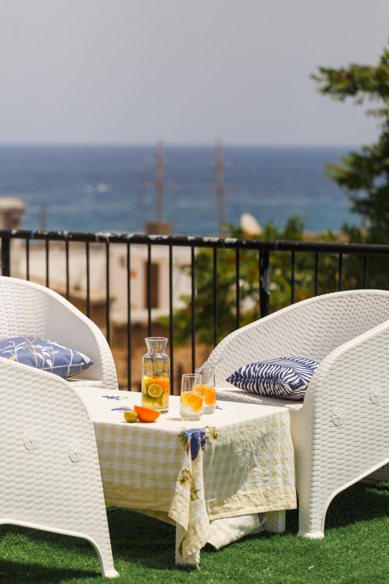 Homelike Guest House Kyrenia  Bagian luar foto